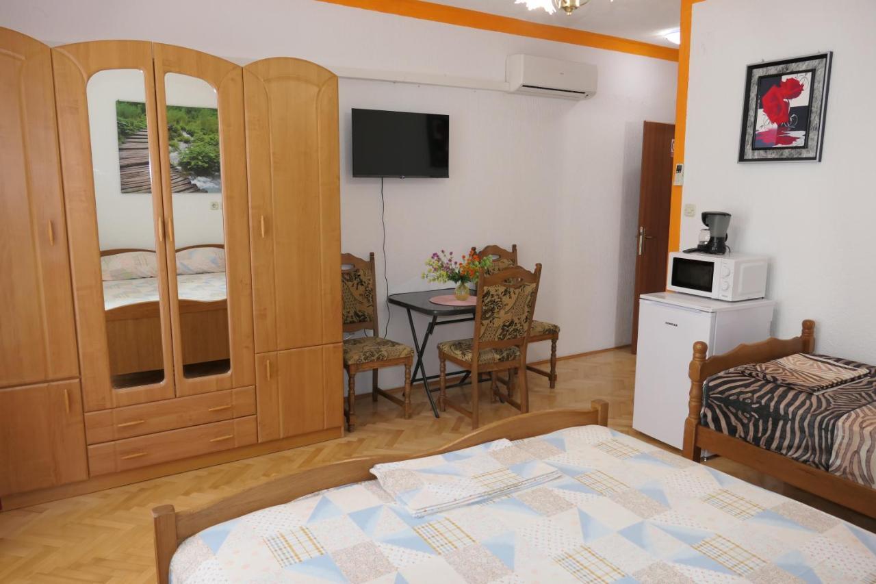 Apartments And Rooms Juki Senj  Extérieur photo